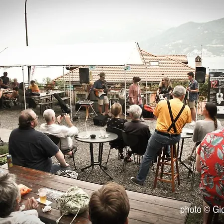 אכסניה Lake Como Hostel