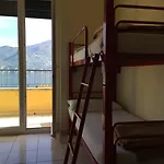 بيت شباب ليك كومو