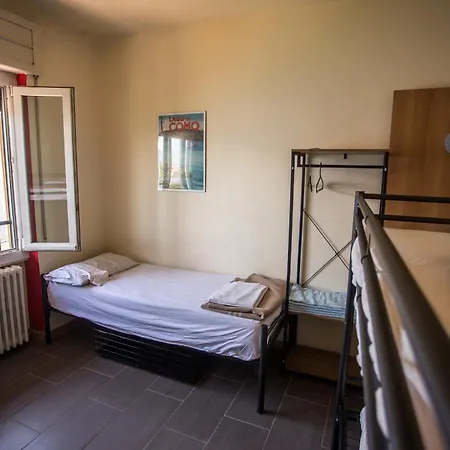 Lake Como Hostel Hostel *