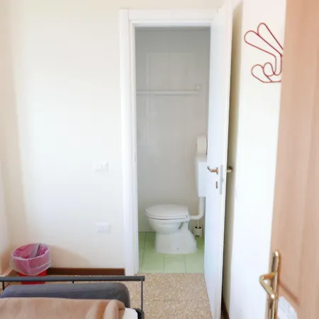 Vandrerhjem Lake Como Hostel *