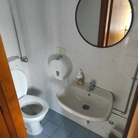 Lake Como Hostel Vandrarhem *