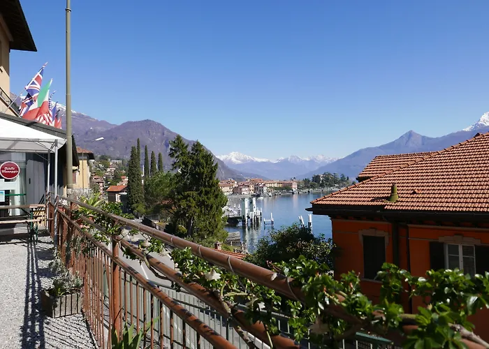 Lake Como Hostel Хостел