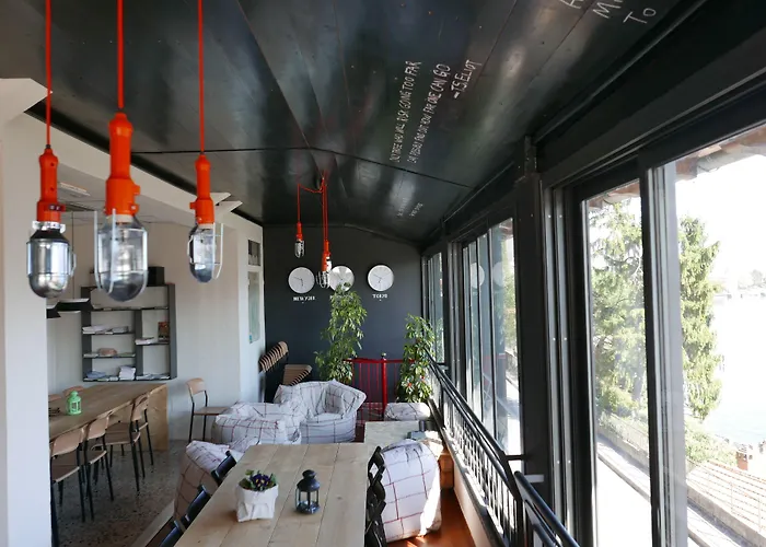 Lake Como Hostel Auberge de jeunesse *