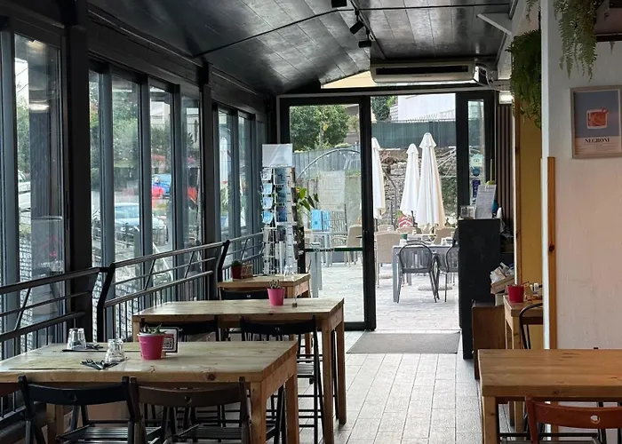 Lake Como Hostel Менаджо