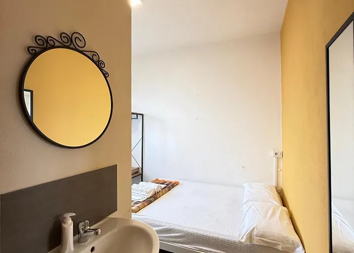 Albergue Lake Como Hostel Menaggio