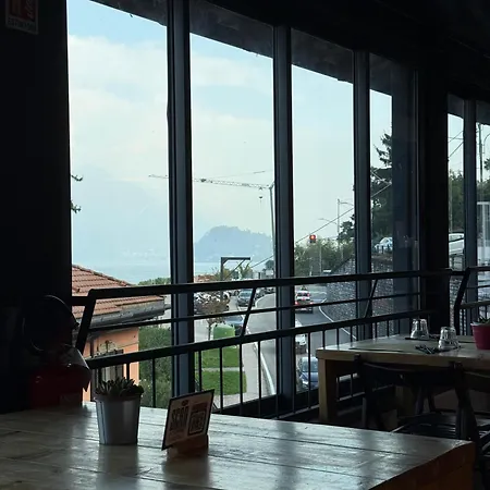 Lake Como Hostel * Menaggio