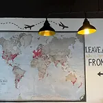 Lake Como Hostel Хостел Менаджо