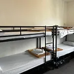 Lake Como Hostel Хостел *